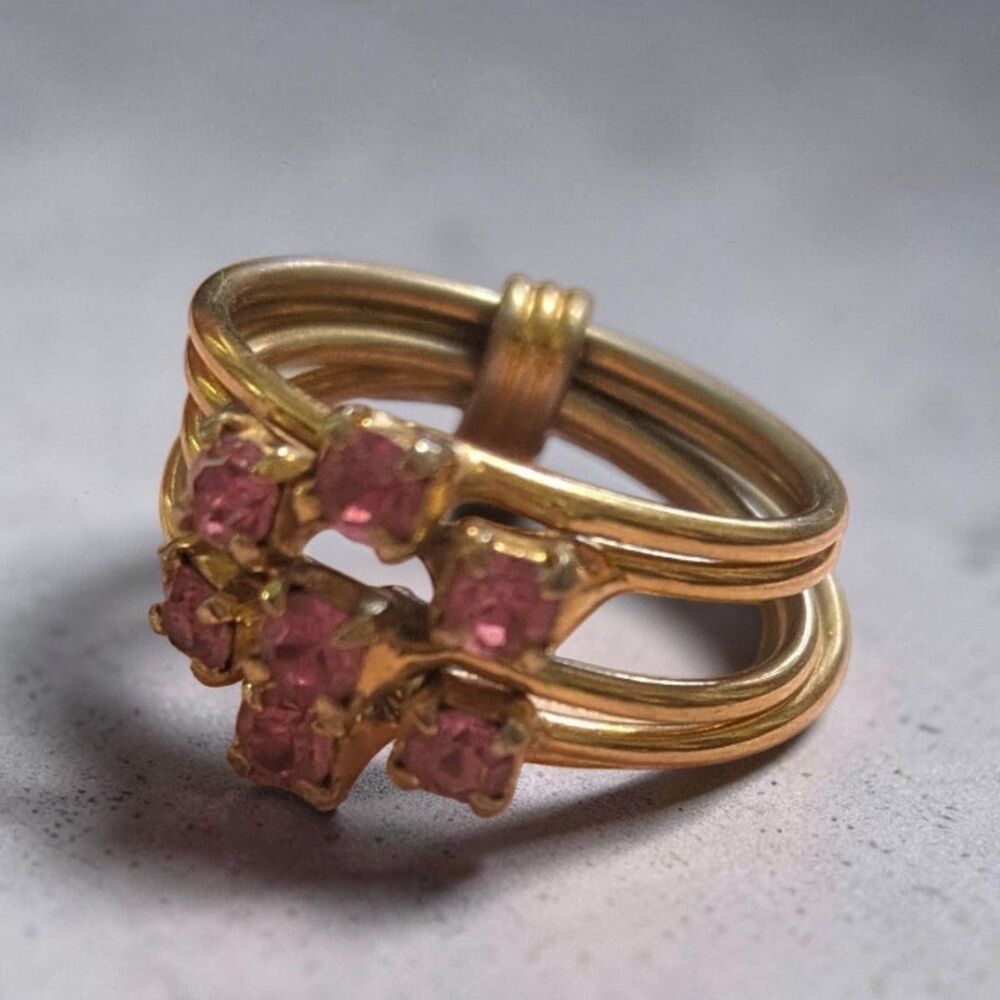 Vintage Gold Tone Pink Rhinestone Cocktail Ring, Size 6 Multi Band Retro Ring - Picture 3 of 7